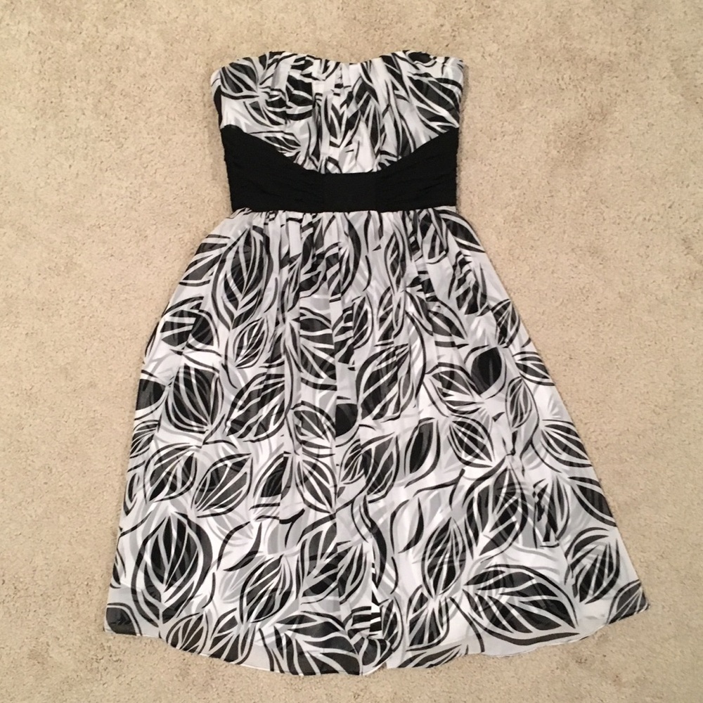 White House Black Market strapless dress Sz0